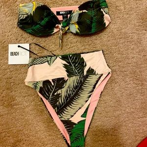 Beach Riot Bikini. High rise bottoms. NWT, never worn with liner. Size Small.